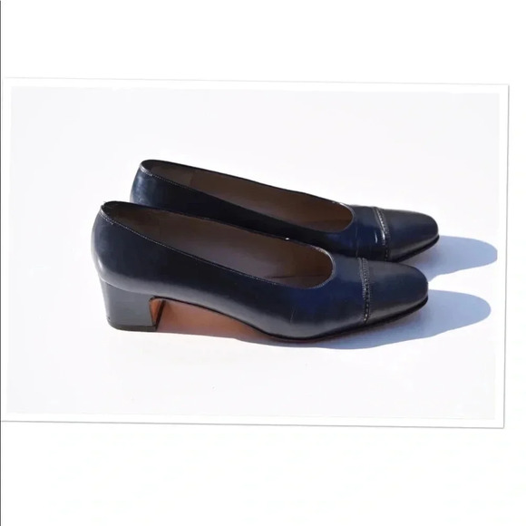 Salvatore Ferragamo low heels - Picture 2 of 8